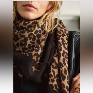 Sézane Scarf, winter leopard, NWT